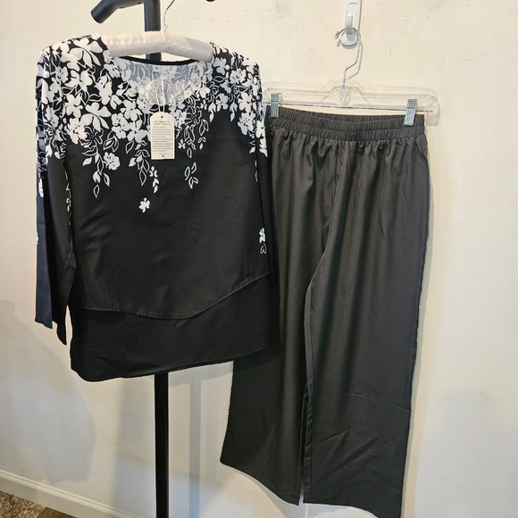 Women's Made With Love NWT Black & White Floral Top & Pants Set M - Picture 6 of 6